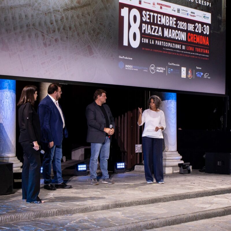 Natascia Turato (autrice), Luigi Crespi (autore), Ambrogio Crespi (regista) e Stefania Mattioli (responsabile della comunicazione Ospedale Maggiore di Cremona) durante la presentazione del docufilm "A Viso Aperto".