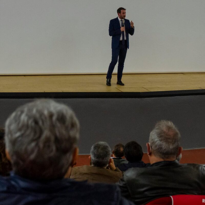 Giacomo Ghilardi (Sindaco di Cinisello Balsamo) durante la presentazione del docufilm "A Viso Aperto"